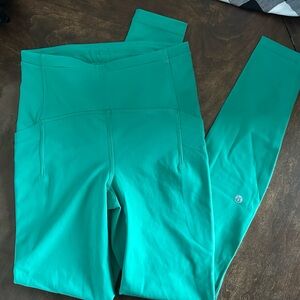 Lululemon size 4